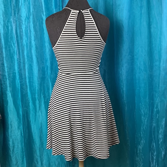 MOSSIMO Knit Dress with keyhole back (S) - Picture 5 of 5